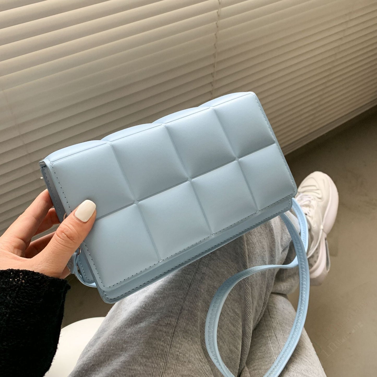 Messenger shoulder bag